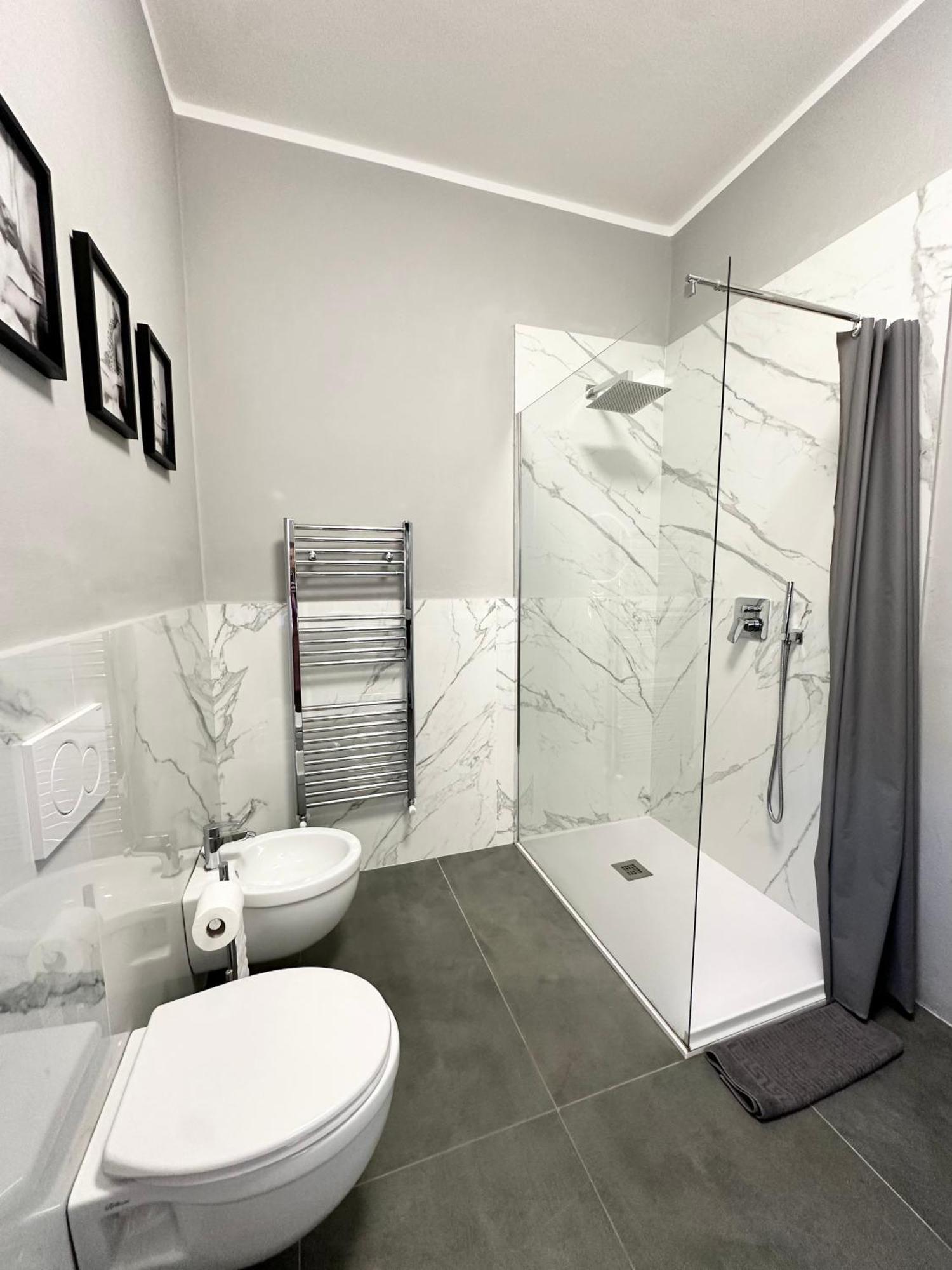 Appartamento Dolce Vita - Free Parking Como Exterior foto